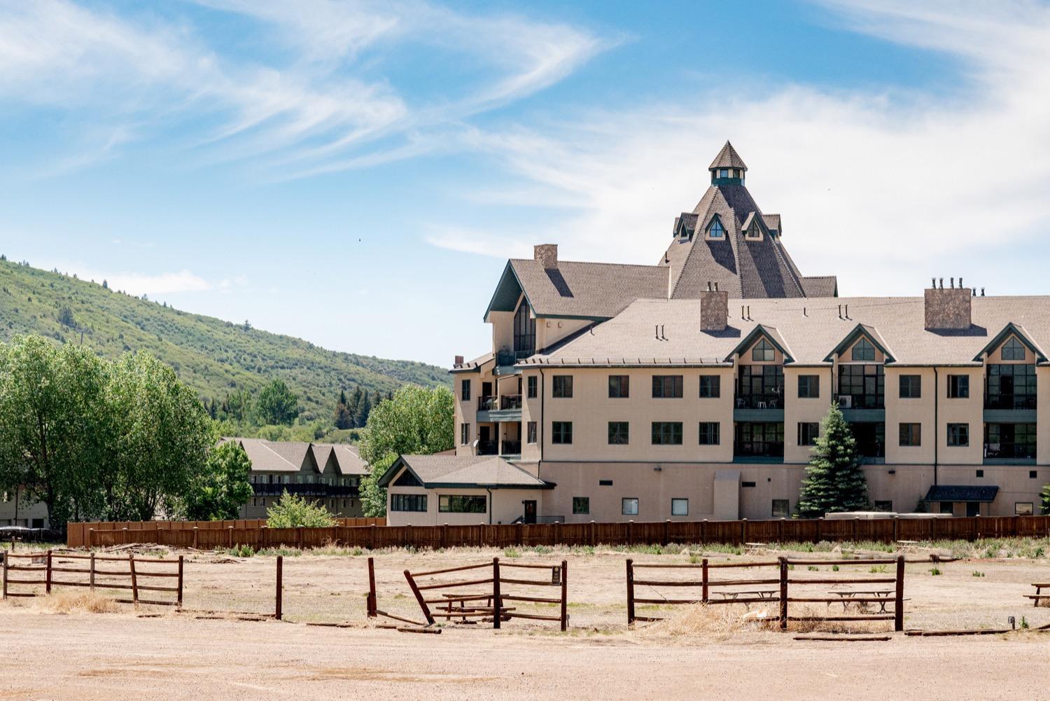 Mountain Views Galore - Avon Condo - Walk To Town Extérieur photo